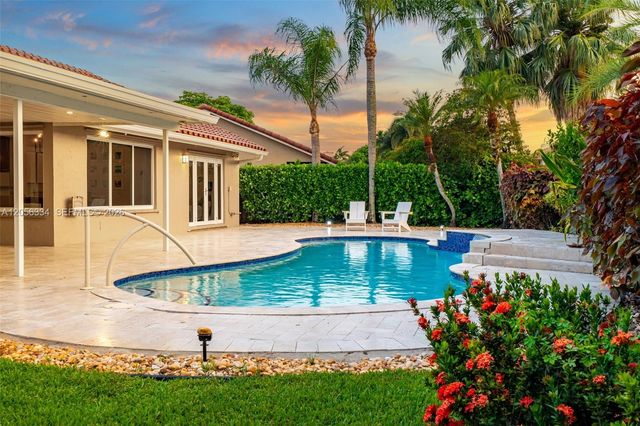 5621 Thornbluff Avenue, Davie, FL 33331