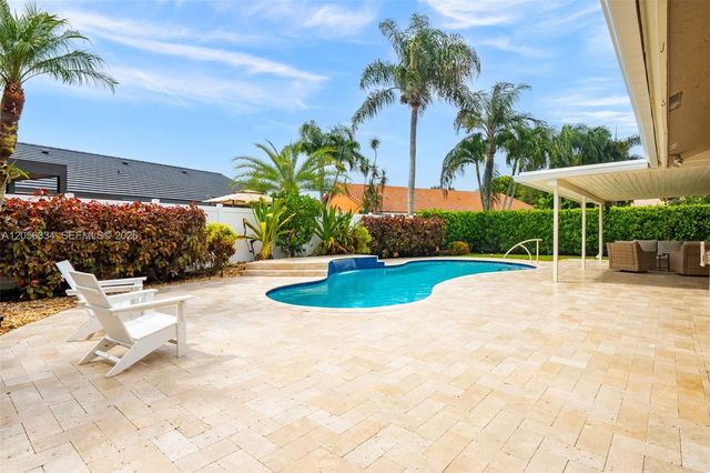 5621 Thornbluff Avenue, Davie, FL 33331