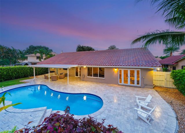 5621 Thornbluff Avenue, Davie, FL 33331