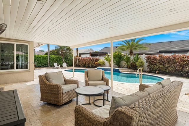 5621 Thornbluff Avenue, Davie, FL 33331