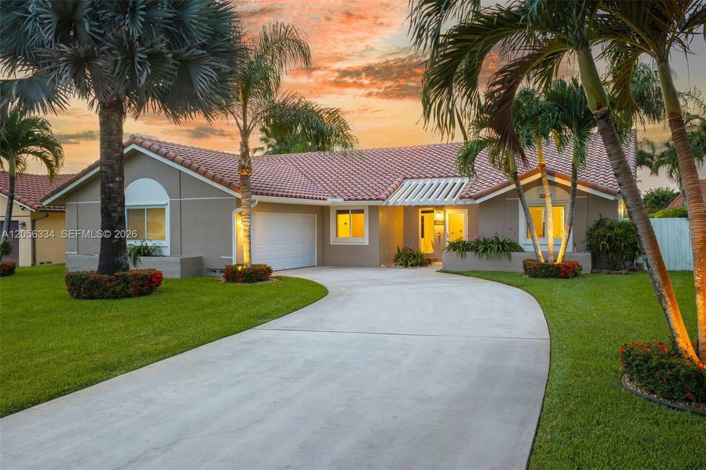 5621 Thornbluff Avenue, Davie, FL 33331