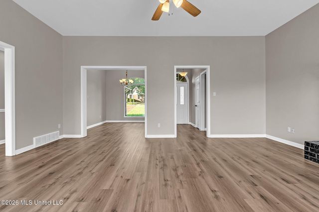 9158 Lakeside Drive, Olive Branch, MS 38654