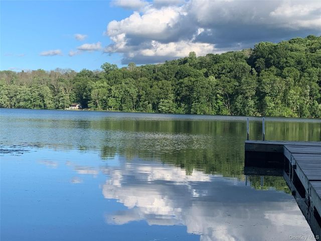 19 Curry Road, Mahopac, NY 10541