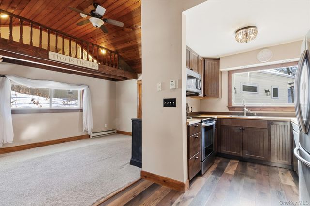 19 Curry Road, Mahopac, NY 10541