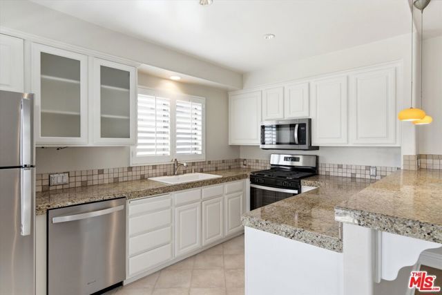 11838 Kiowa Avenue 203, Los Angeles, CA 90049