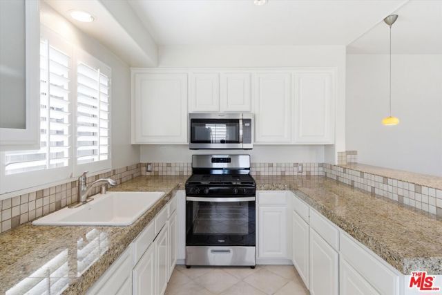 11838 Kiowa Avenue 203, Los Angeles, CA 90049