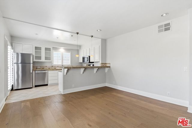 11838 Kiowa Avenue 203, Los Angeles, CA 90049