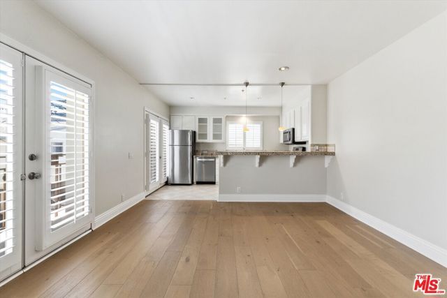 11838 Kiowa Avenue 203, Los Angeles, CA 90049