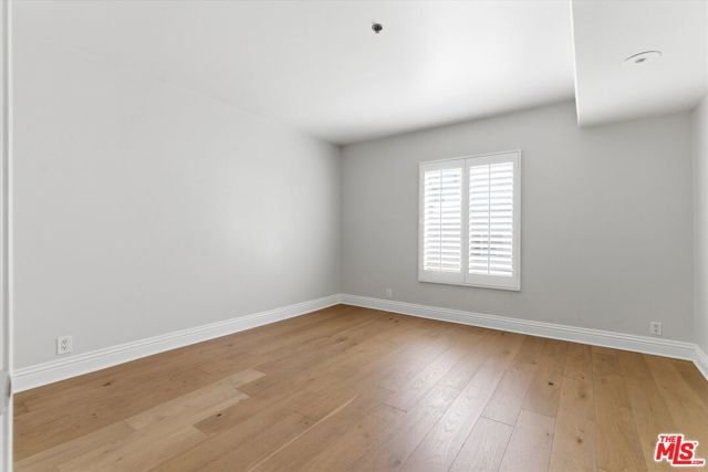 11838 Kiowa Avenue 203, Los Angeles, CA 90049