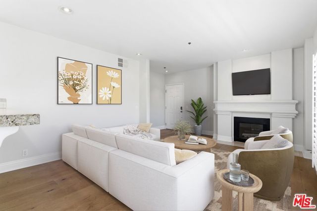 11838 Kiowa Avenue 203, Los Angeles, CA 90049