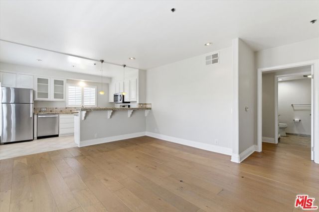 11838 Kiowa Avenue 203, Los Angeles, CA 90049
