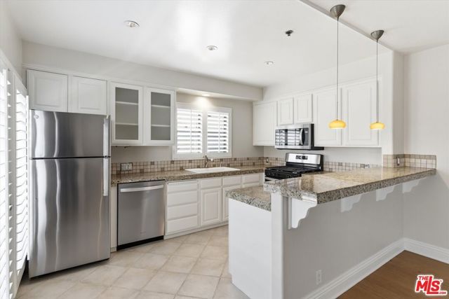 11838 Kiowa Avenue 203, Los Angeles, CA 90049