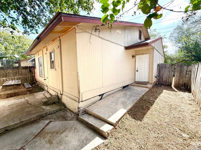 7806 Winsford, San Antonio, TX 78239