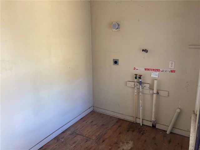 2481 Avenue E, Ingleside, TX 78362