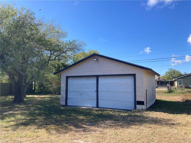 2481 Avenue E, Ingleside, TX 78362