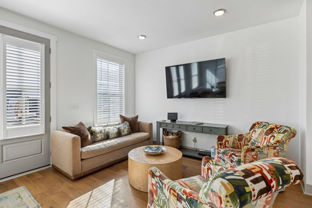 5829 Leslie Ave, Nashville, TN 37209