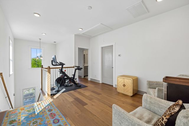 5829 Leslie Ave, Nashville, TN 37209