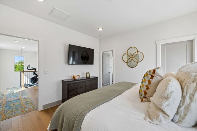 5829 Leslie Ave, Nashville, TN 37209