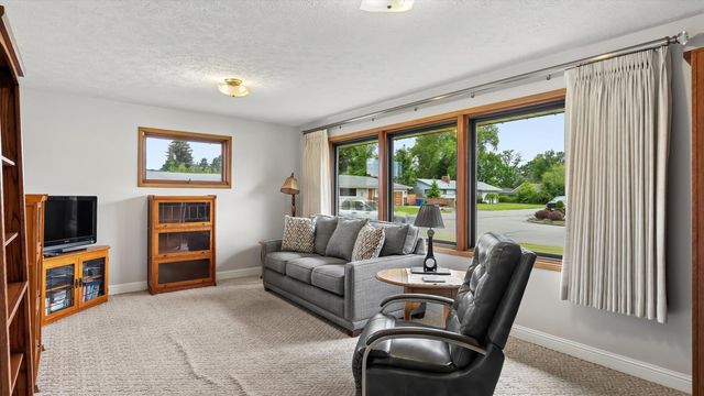 1408 N Laura Rd, Spokane, WA 99212