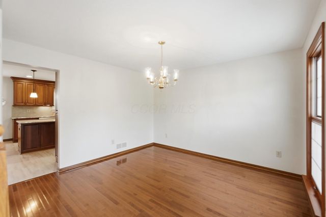 6137 Holywell Drive, Dublin, OH 43017