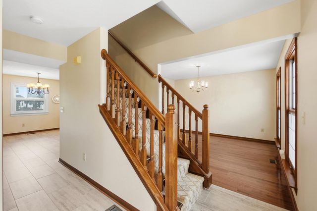 6137 Holywell Drive, Dublin, OH 43017