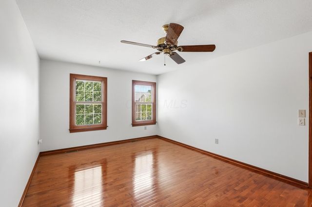 6137 Holywell Drive, Dublin, OH 43017