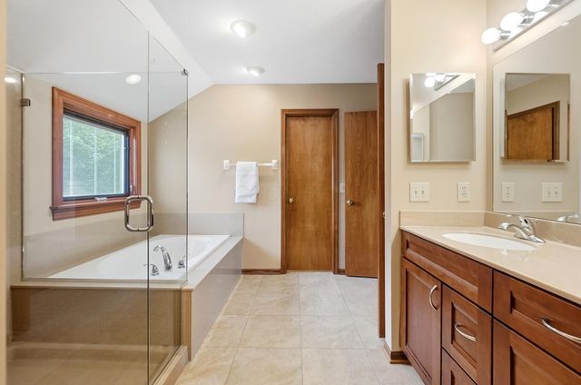 6137 Holywell Drive, Dublin, OH 43017