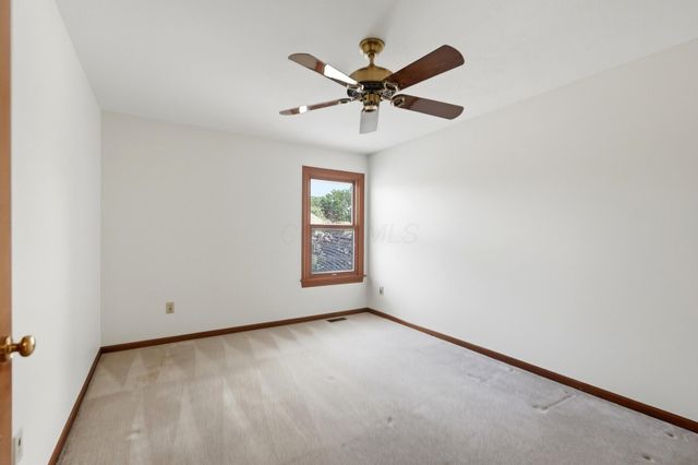 6137 Holywell Drive, Dublin, OH 43017