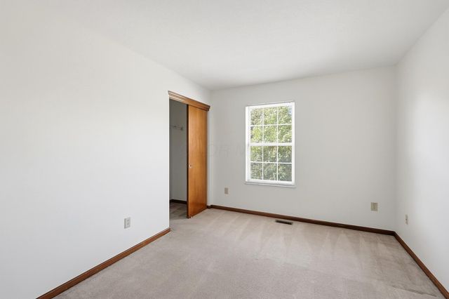 6137 Holywell Drive, Dublin, OH 43017