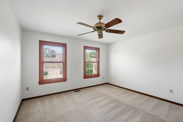 6137 Holywell Drive, Dublin, OH 43017