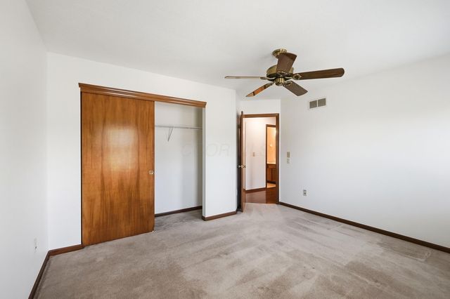 6137 Holywell Drive, Dublin, OH 43017