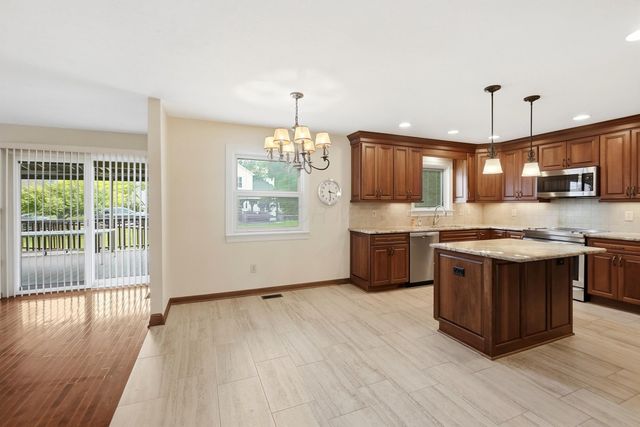 6137 Holywell Drive, Dublin, OH 43017