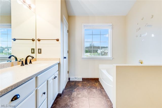 25 Willow Bend Drive, Canfield, OH 44406