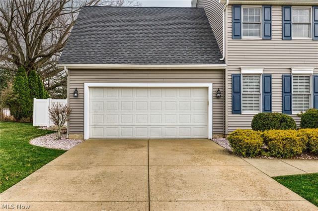 25 Willow Bend Drive, Canfield, OH 44406