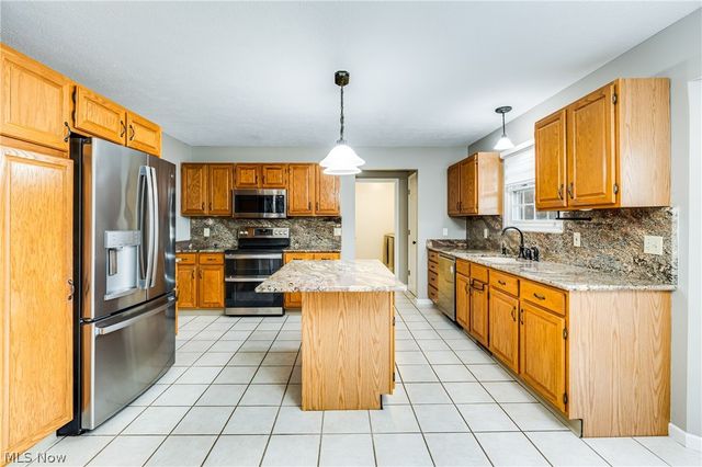 25 Willow Bend Drive, Canfield, OH 44406