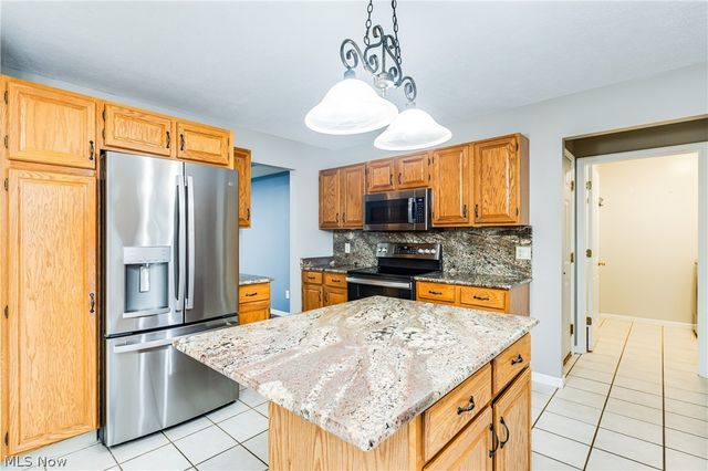 25 Willow Bend Drive, Canfield, OH 44406