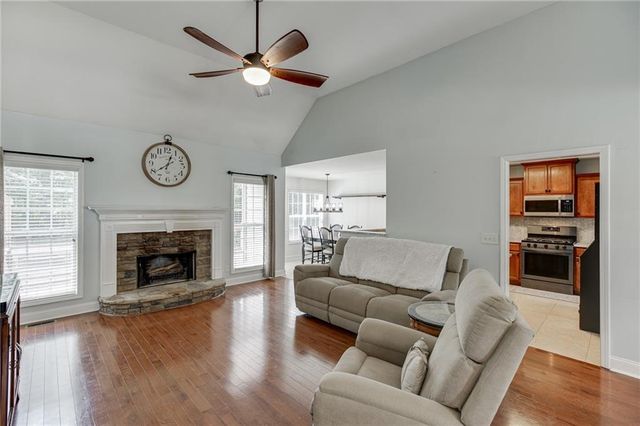 646 Forest Pine Dr, Ball Ground, GA 30107