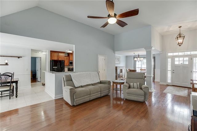 646 Forest Pine Dr, Ball Ground, GA 30107