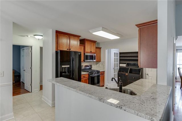 646 Forest Pine Dr, Ball Ground, GA 30107