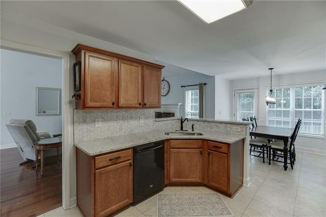 646 Forest Pine Dr, Ball Ground, GA 30107