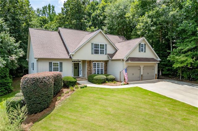 646 Forest Pine Dr, Ball Ground, GA 30107