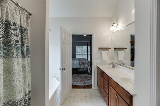 646 Forest Pine Dr, Ball Ground, GA 30107