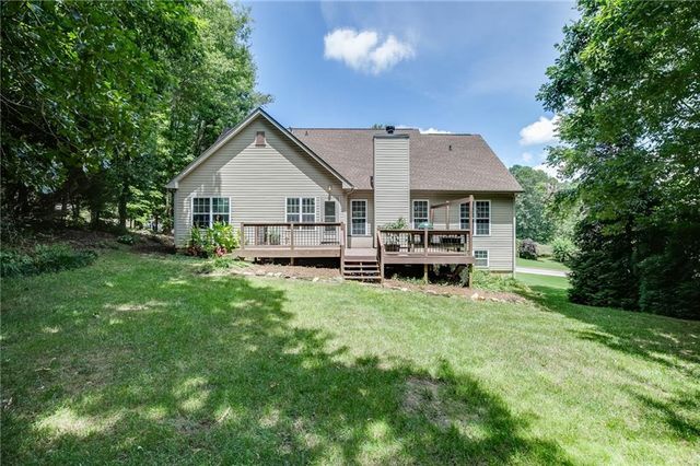 646 Forest Pine Dr, Ball Ground, GA 30107