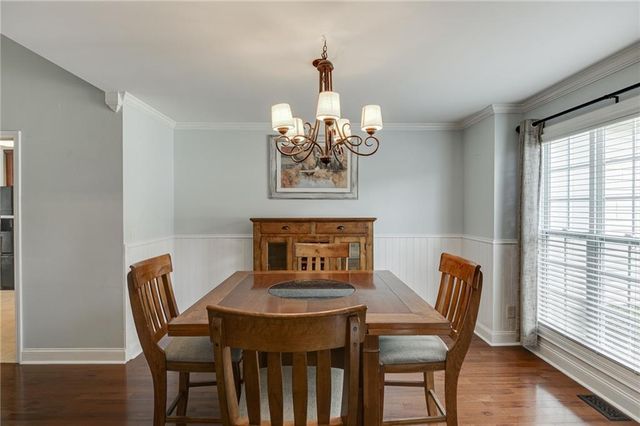 646 Forest Pine Dr, Ball Ground, GA 30107