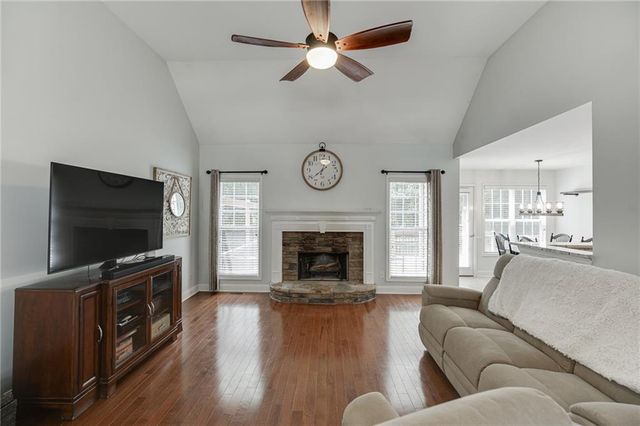 646 Forest Pine Dr, Ball Ground, GA 30107