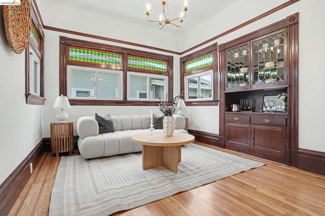 865 Cedar St, Alameda, CA 94501