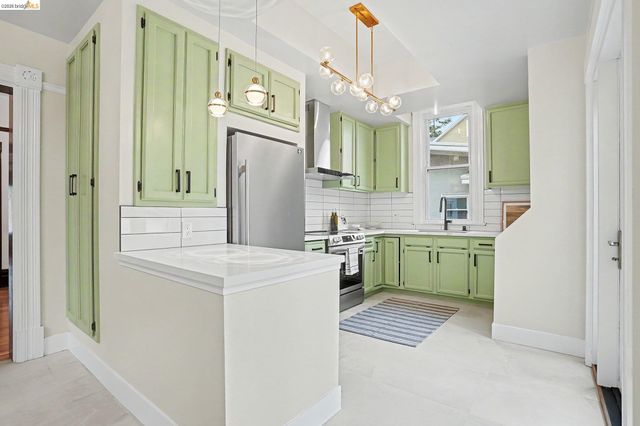 865 Cedar St, Alameda, CA 94501