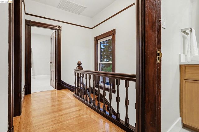 865 Cedar St, Alameda, CA 94501