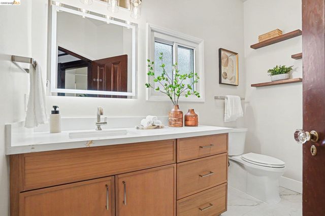 865 Cedar St, Alameda, CA 94501