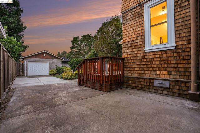 865 Cedar St, Alameda, CA 94501